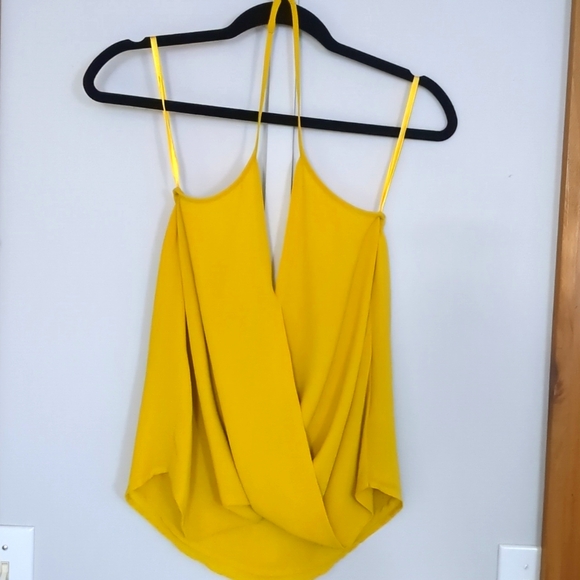 Yellow draped halter - Picture 2 of 6
